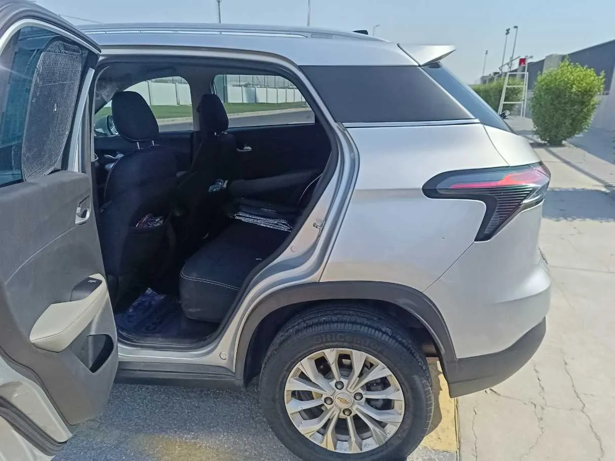Car image 16