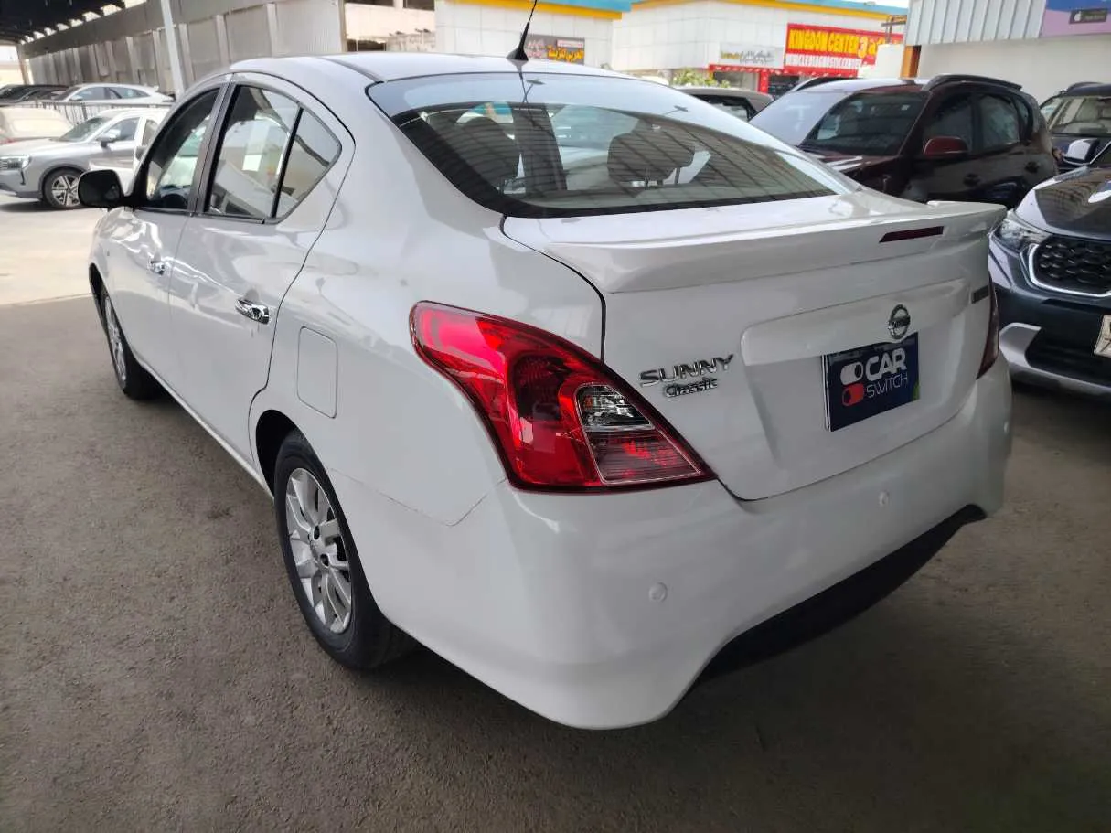 Car image 7