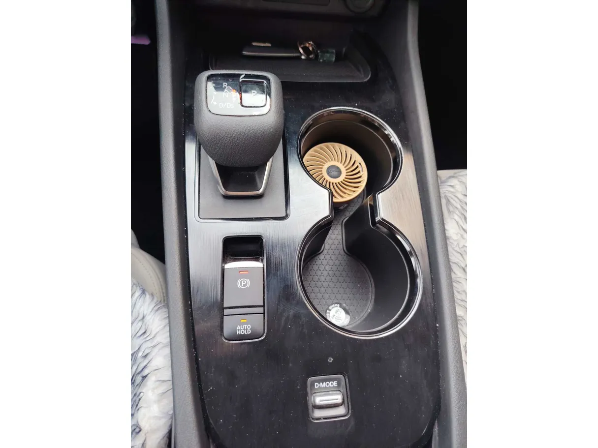 Car image 21