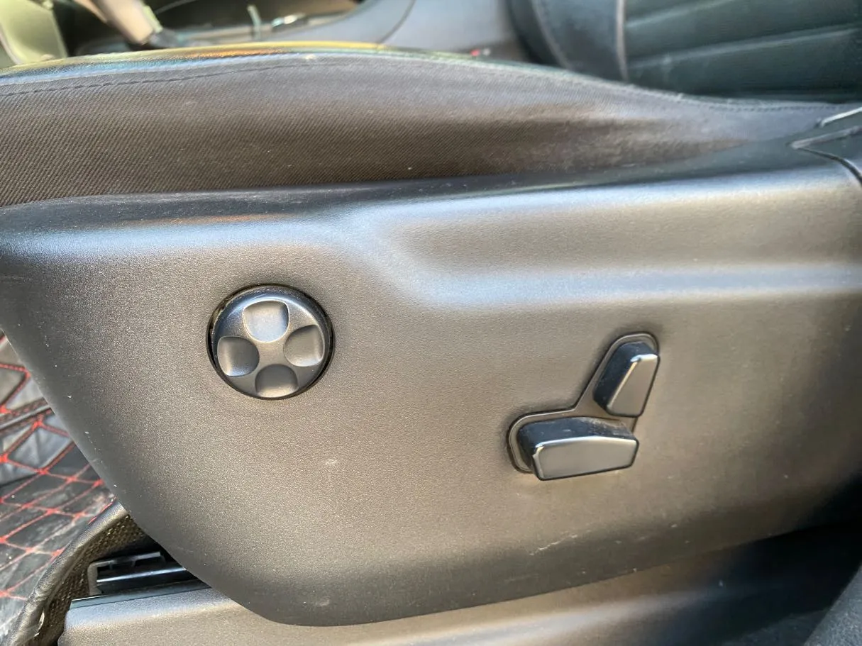 Car image 31