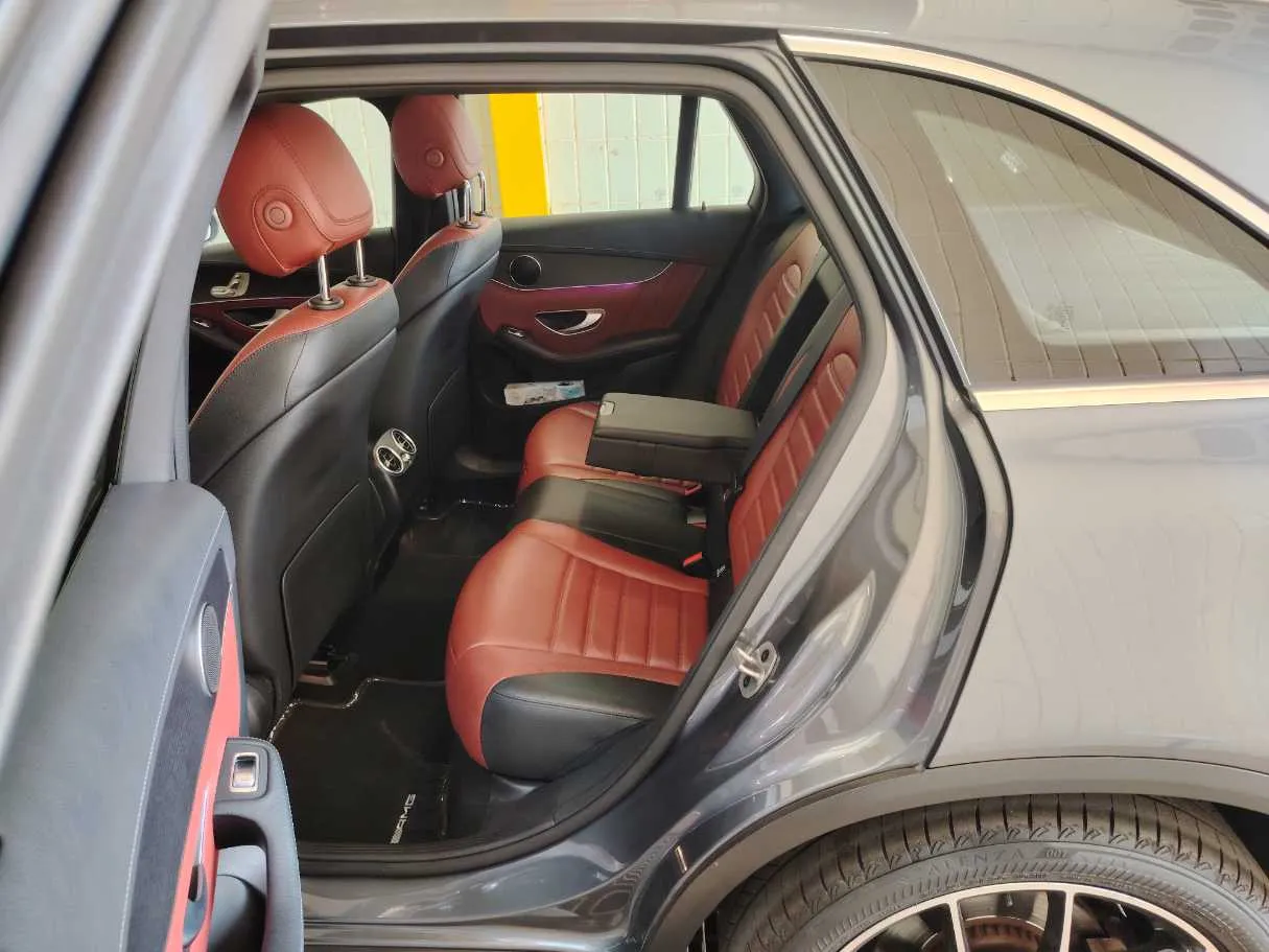 Car image 15