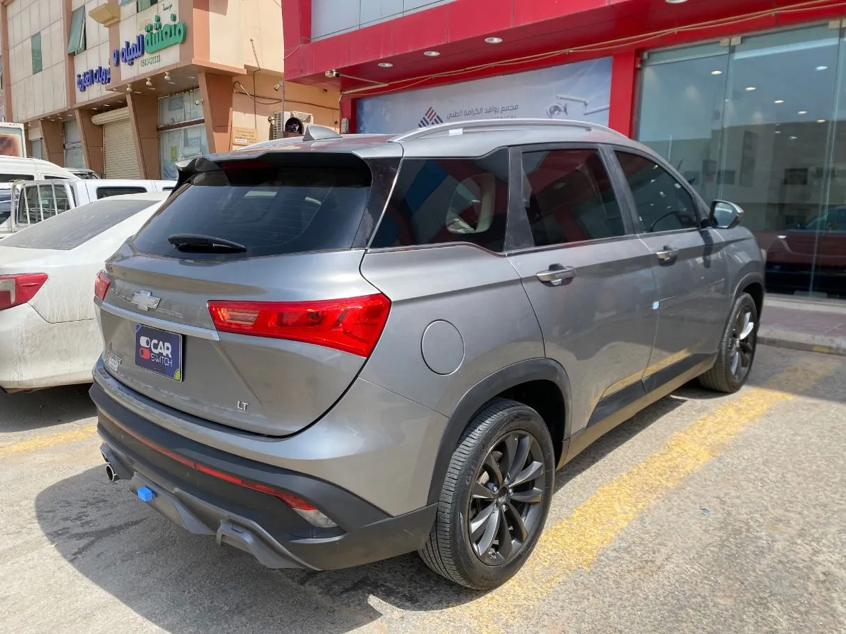 Car image 5