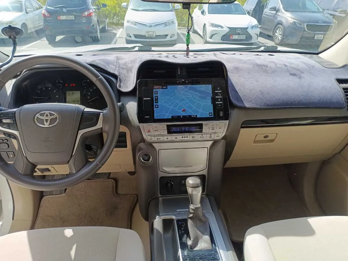 Car image 16