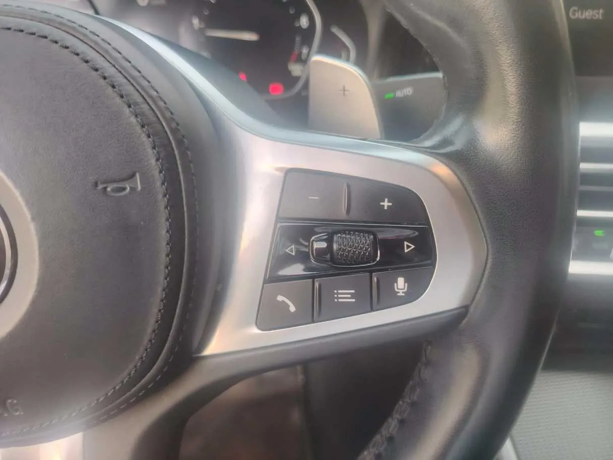 Car image 37