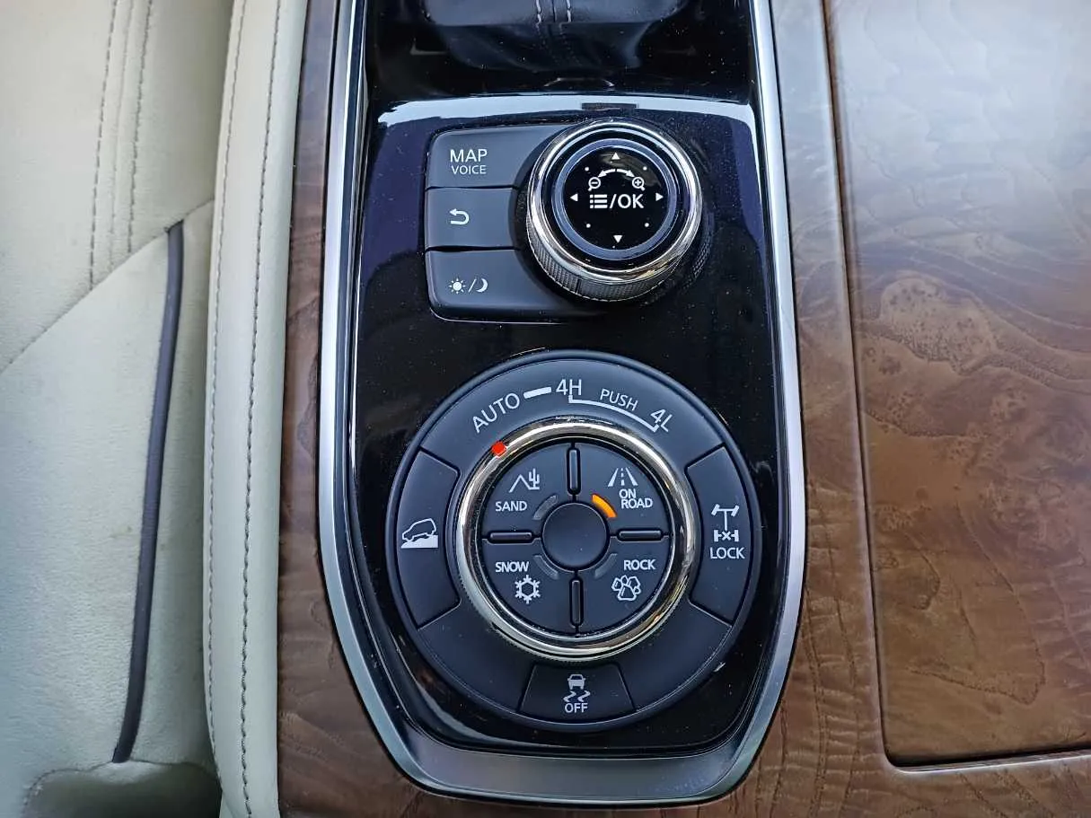 Car image 22