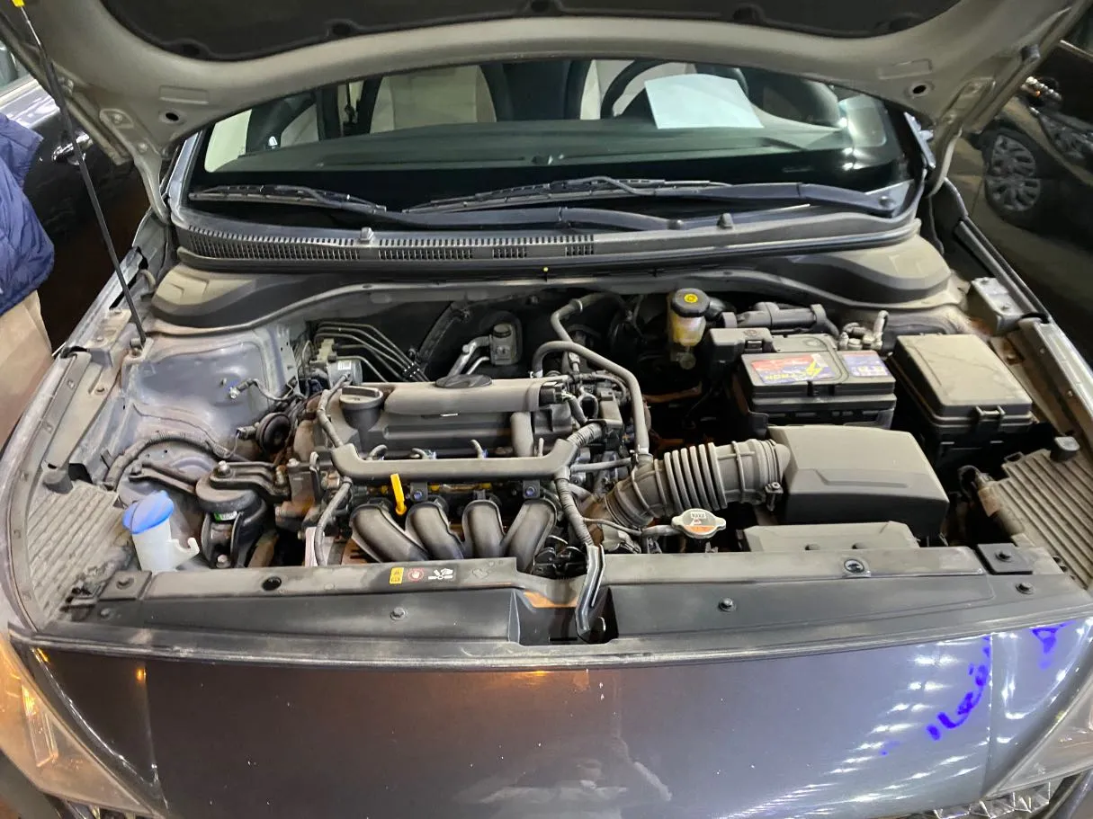 Car image 13