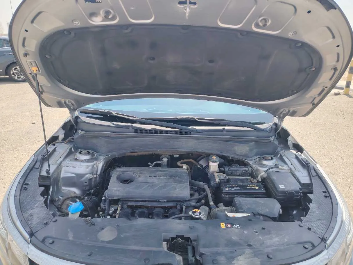 Car image 30