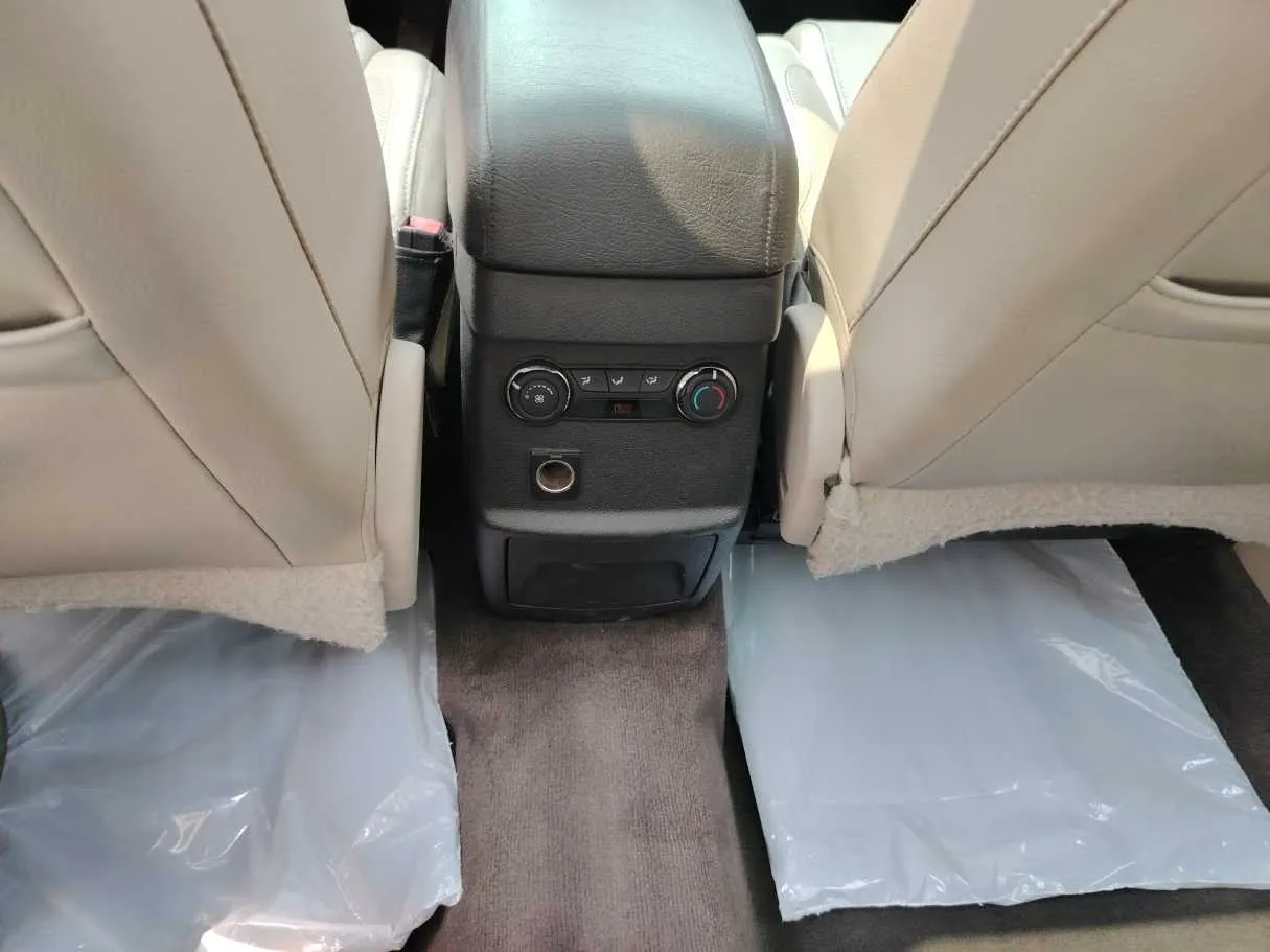 Car image 46