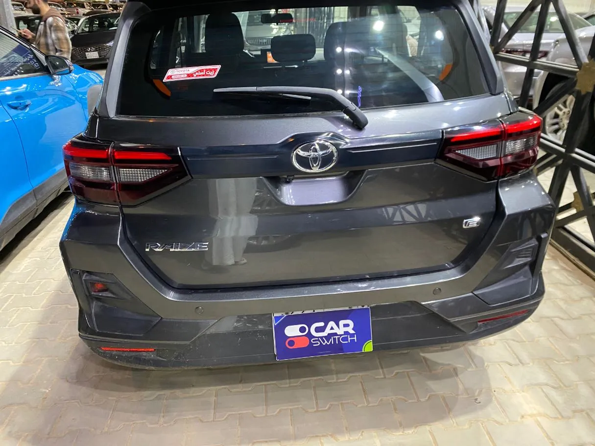 Car image 5