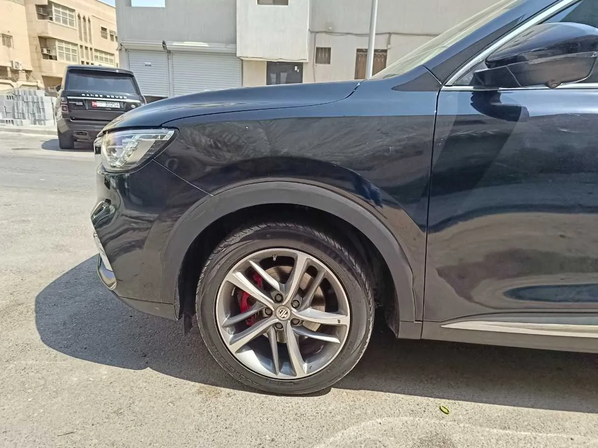 Car image 9