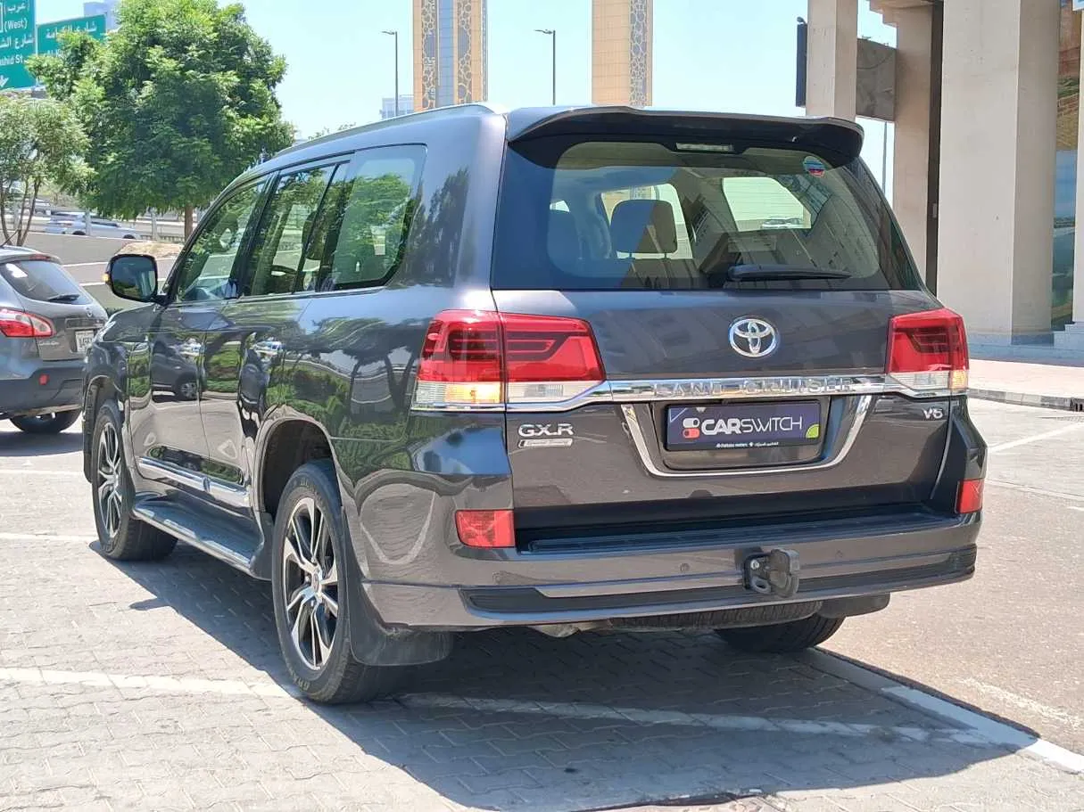 Car image 7