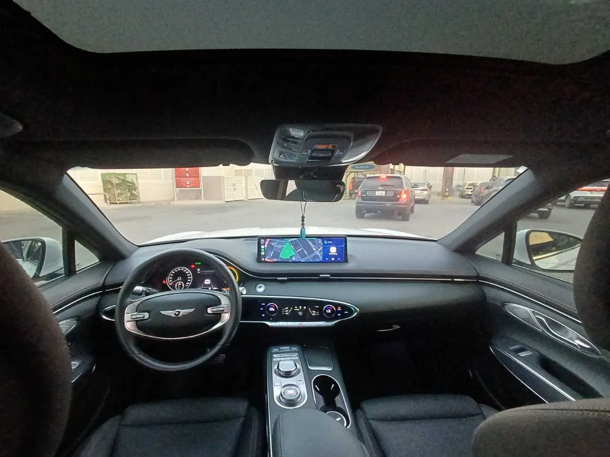 Car image 14