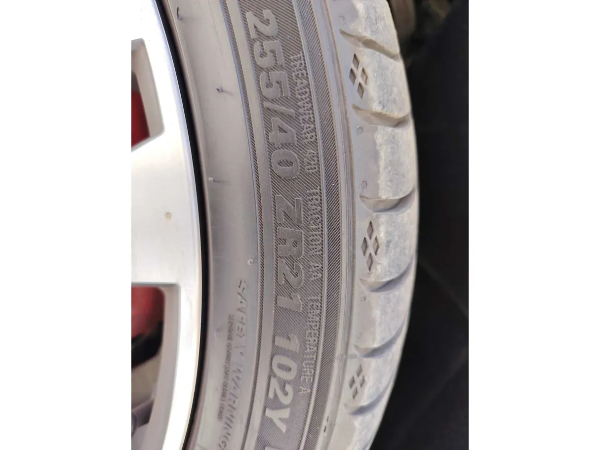 Car image 35