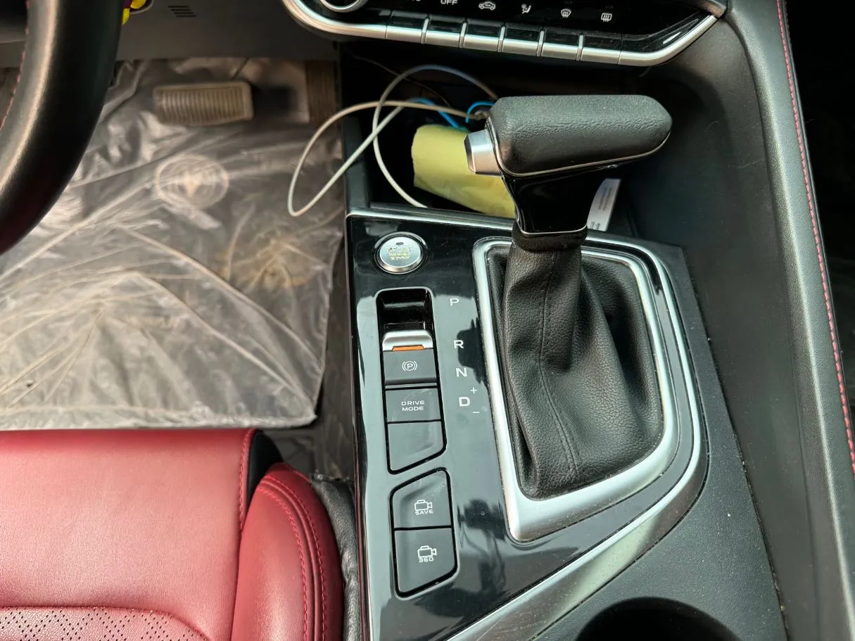 Car image 19