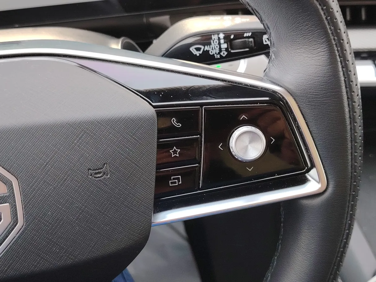 Car image 31