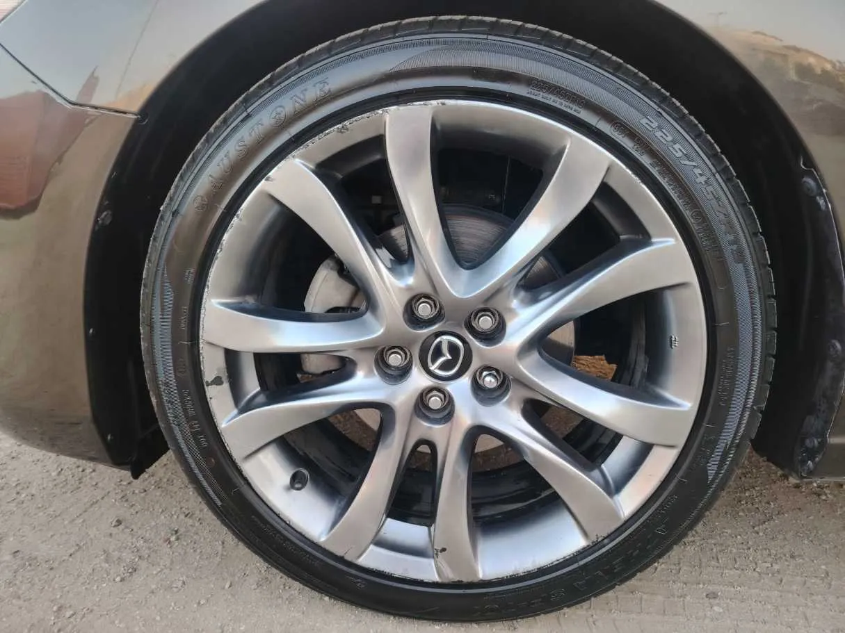 Car image 10