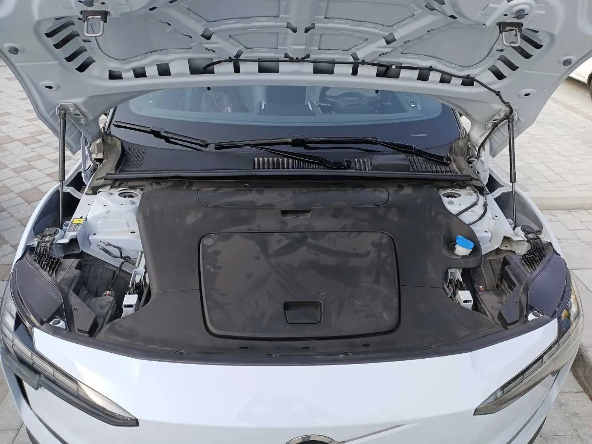 Car image 22