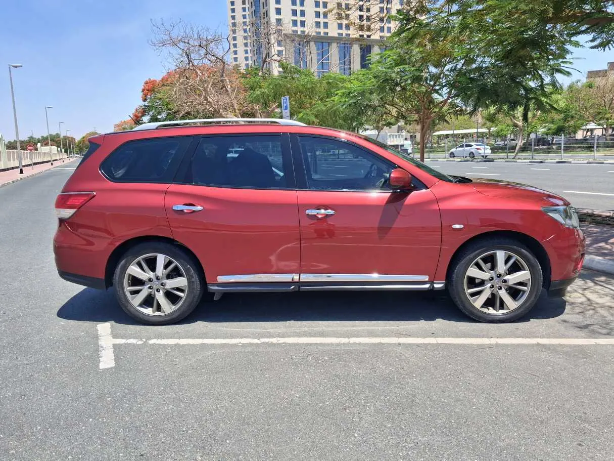 Car image 4
