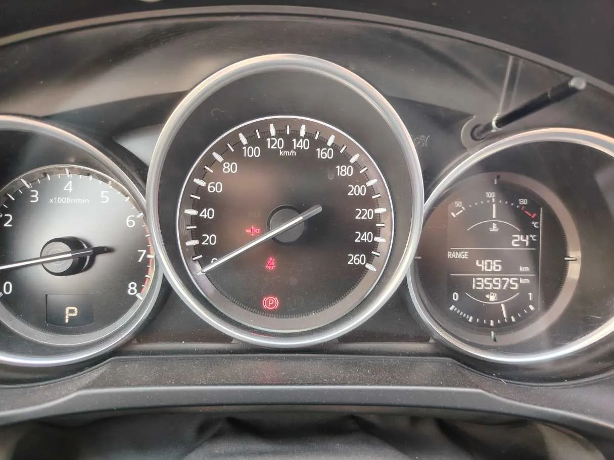 Car image 17