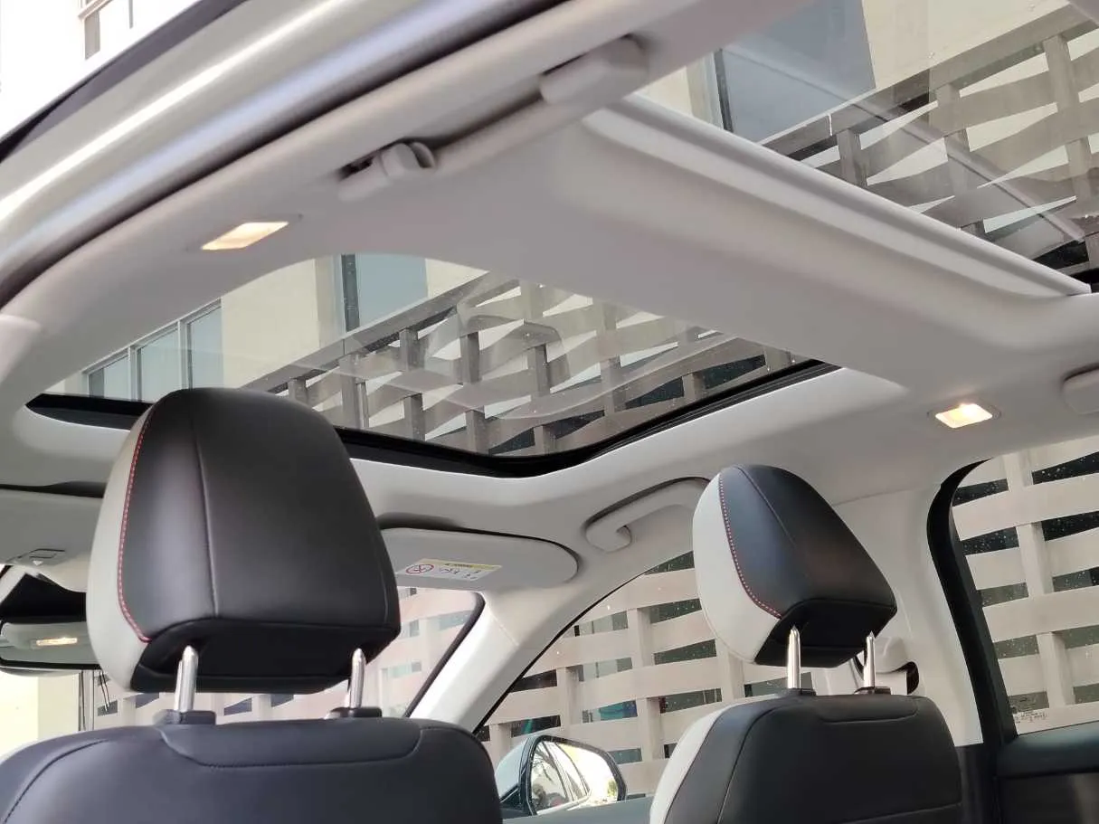Car image 17
