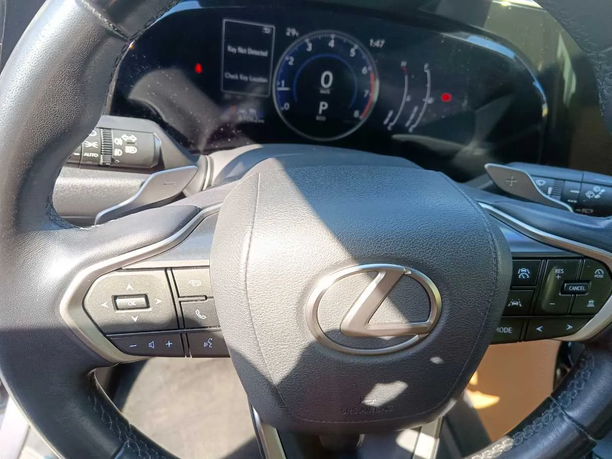 Car image 27