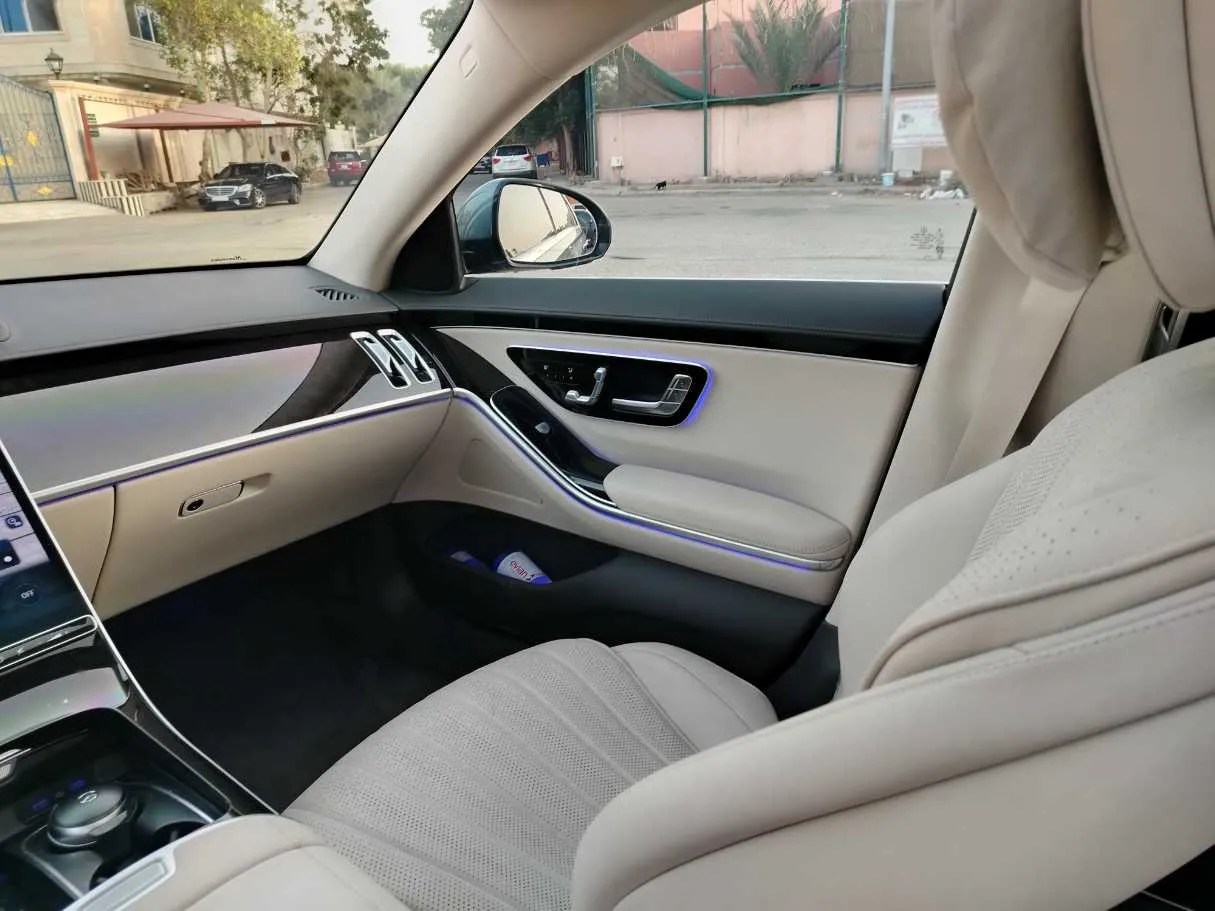 Car image 37