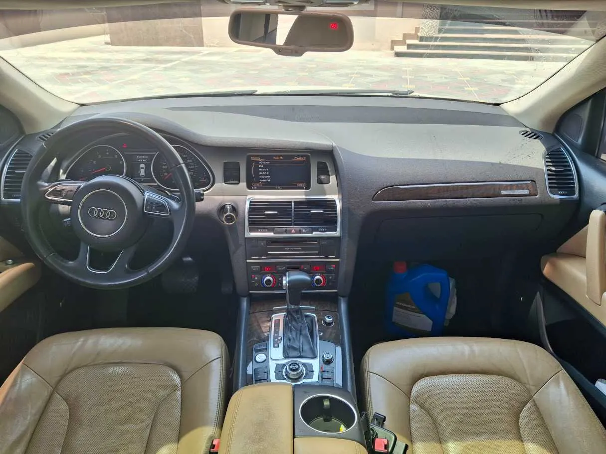 Car image 15