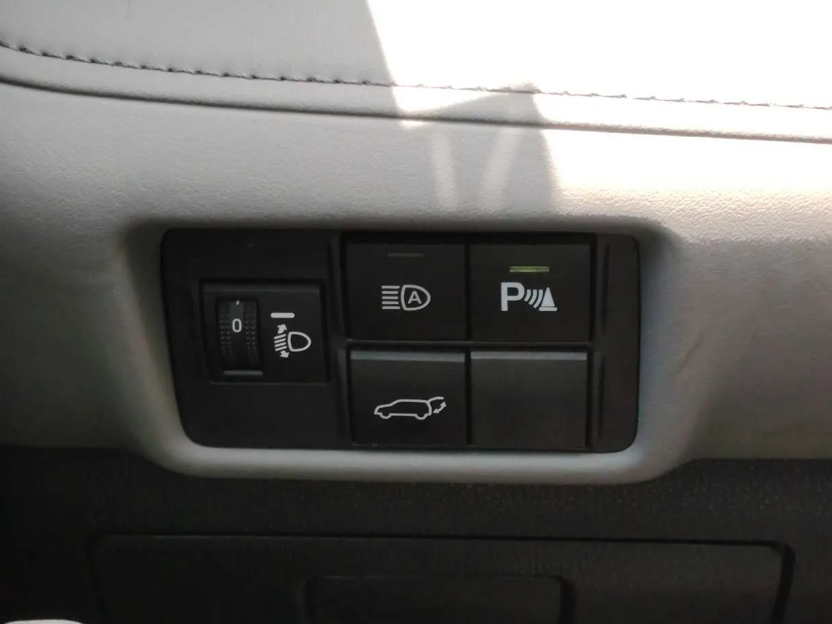 Car image 29