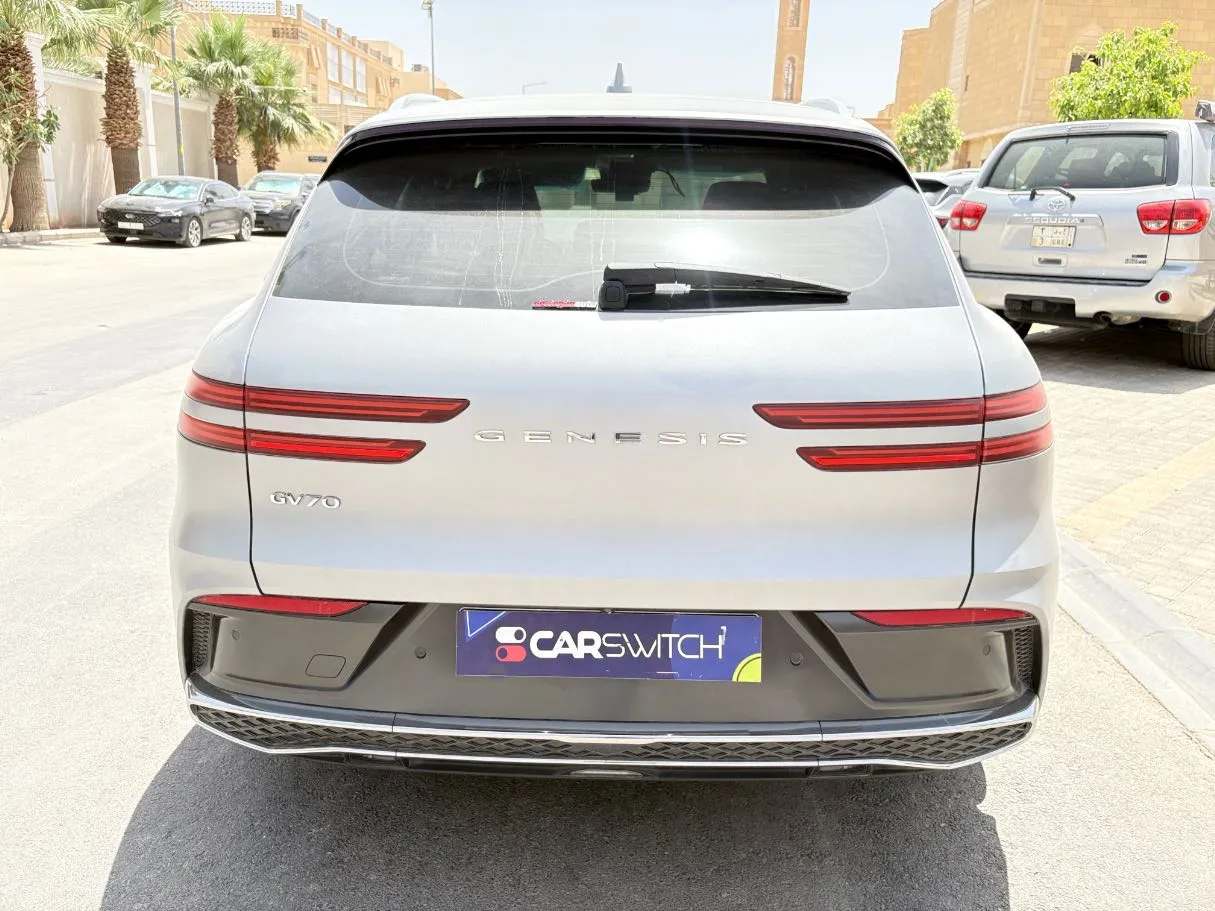 Car image 6