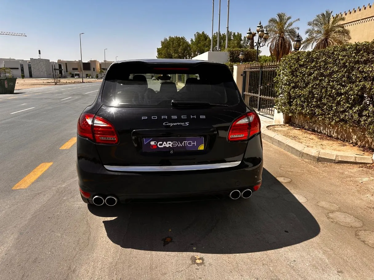 Car image 6