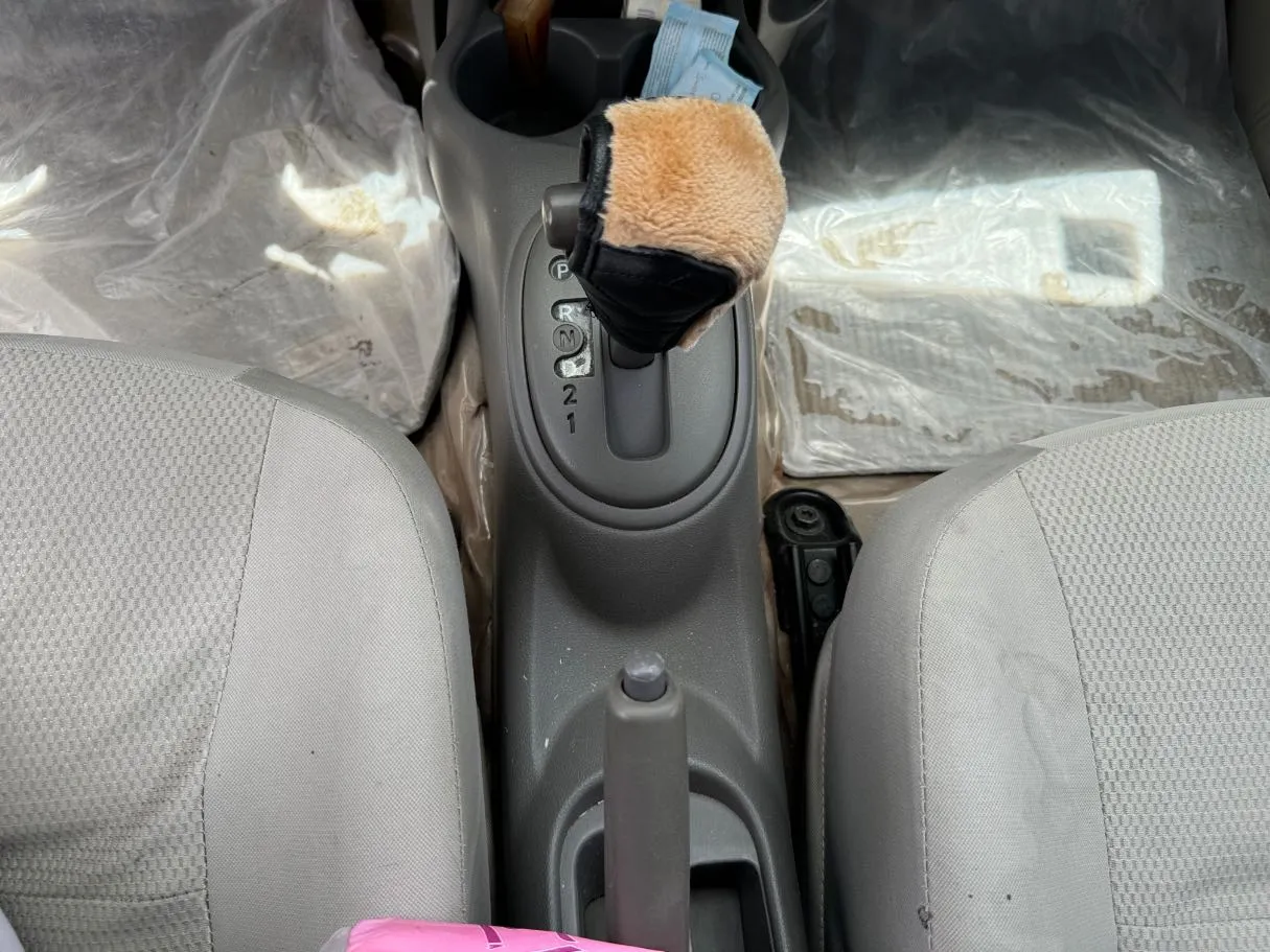 Car image 17