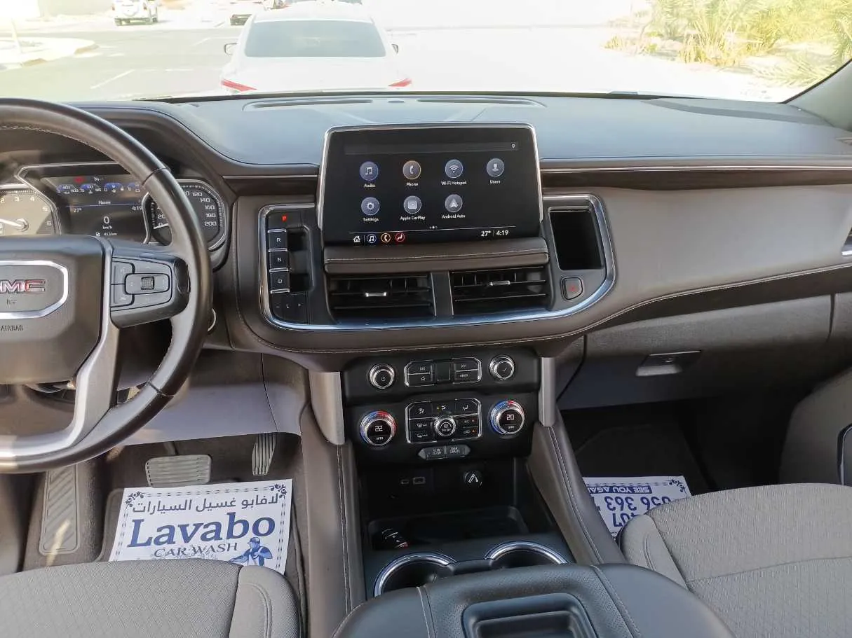 Car image 17