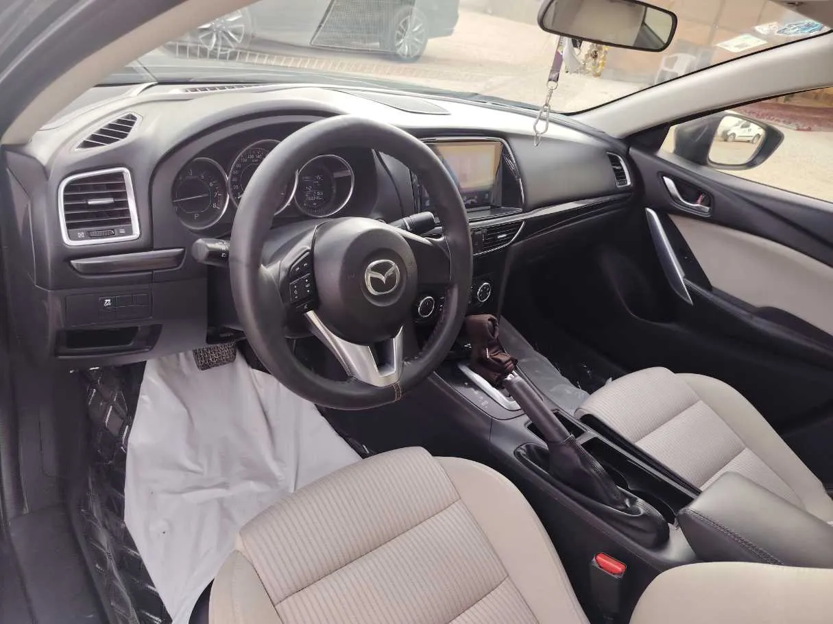Car image 13