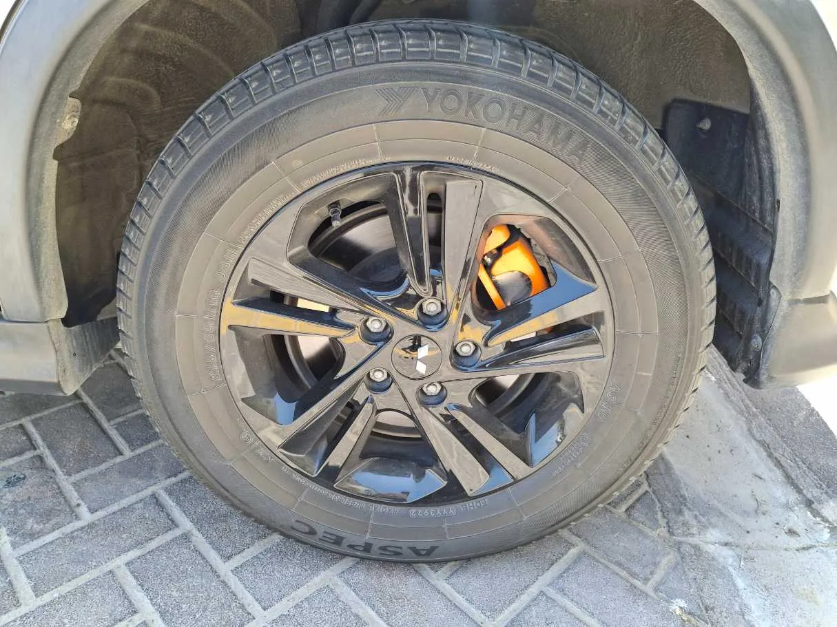 Car image 9