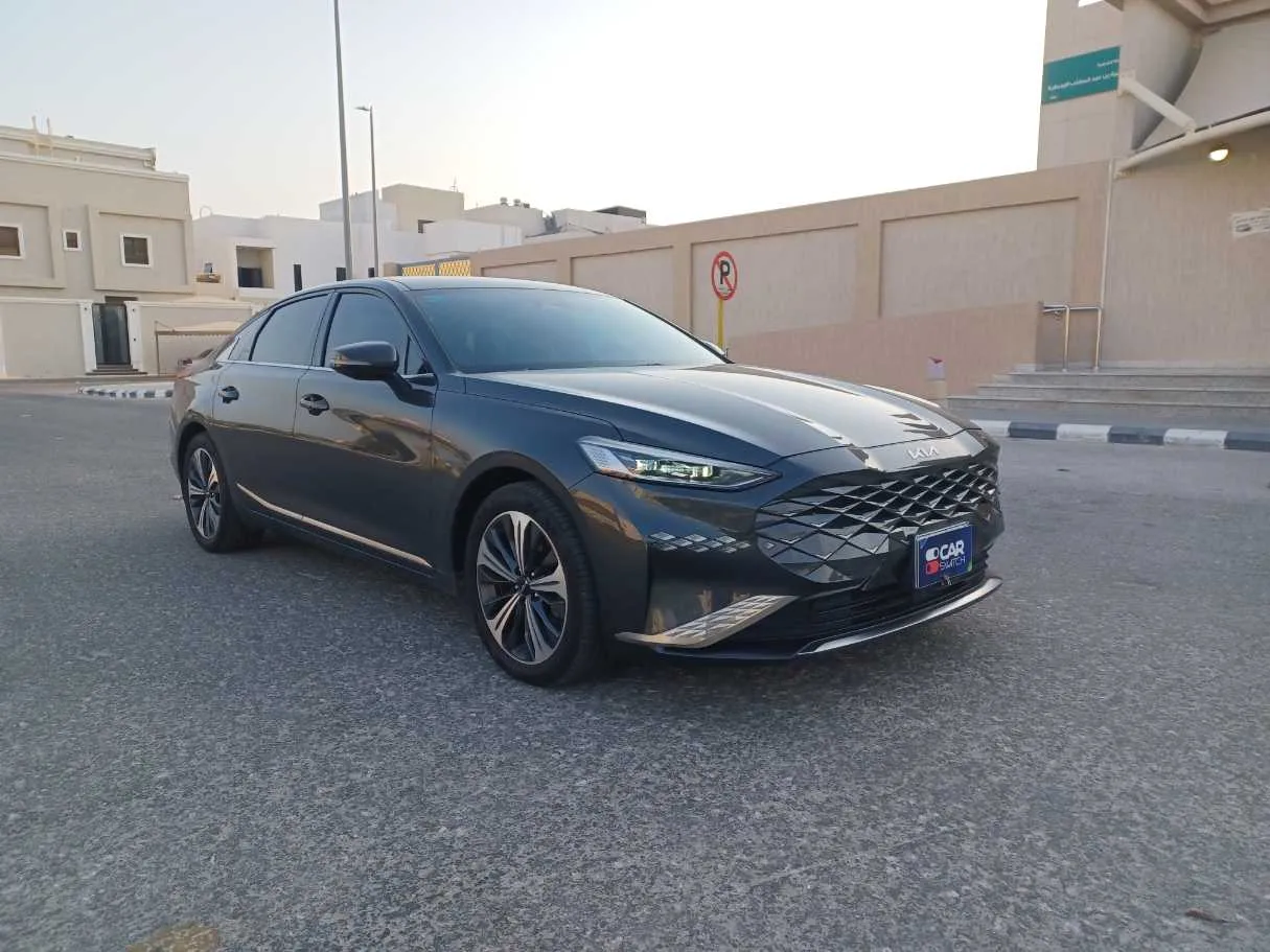 Car image 3