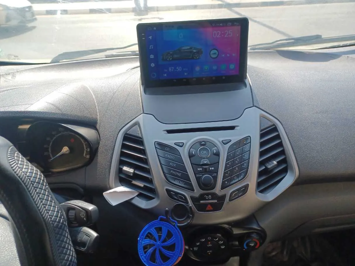 Car image 14