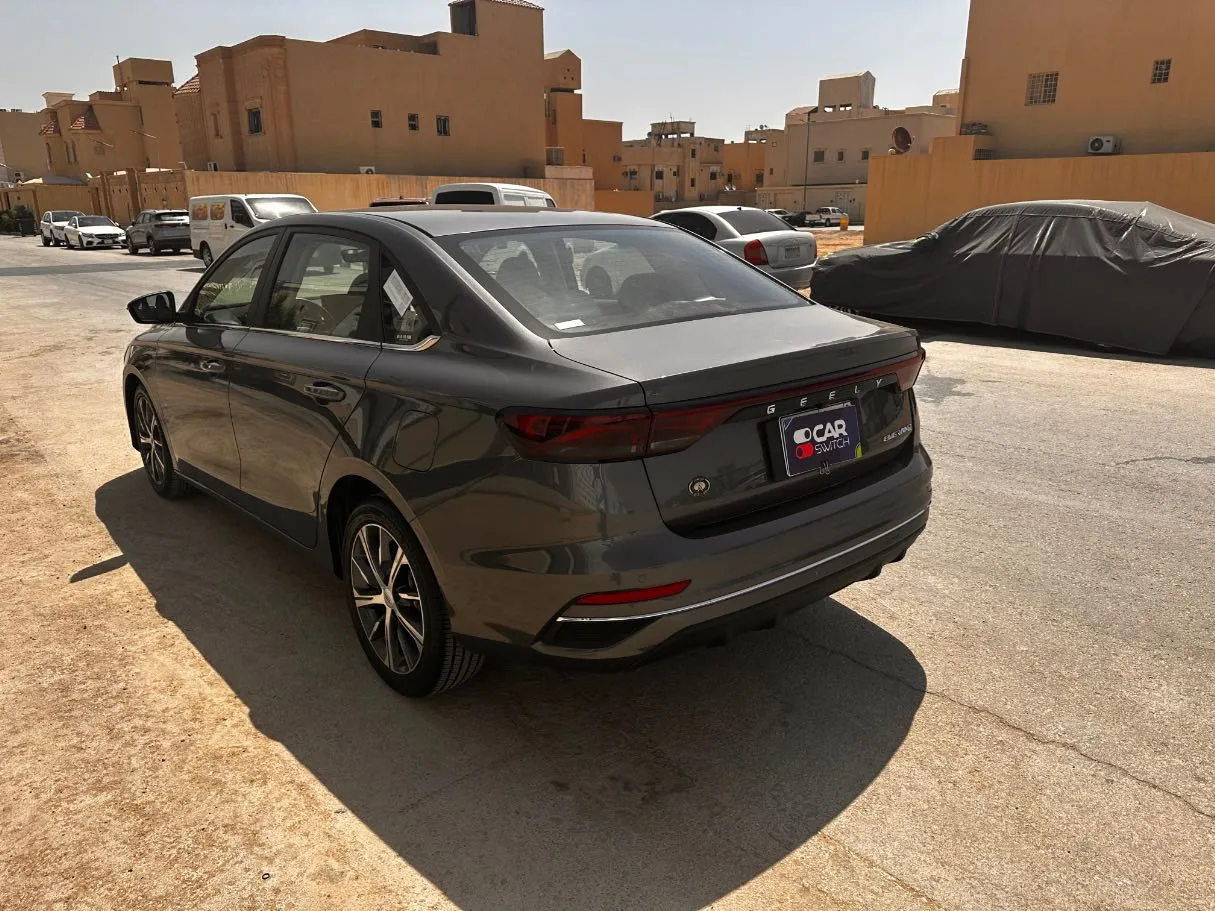 Car image 7