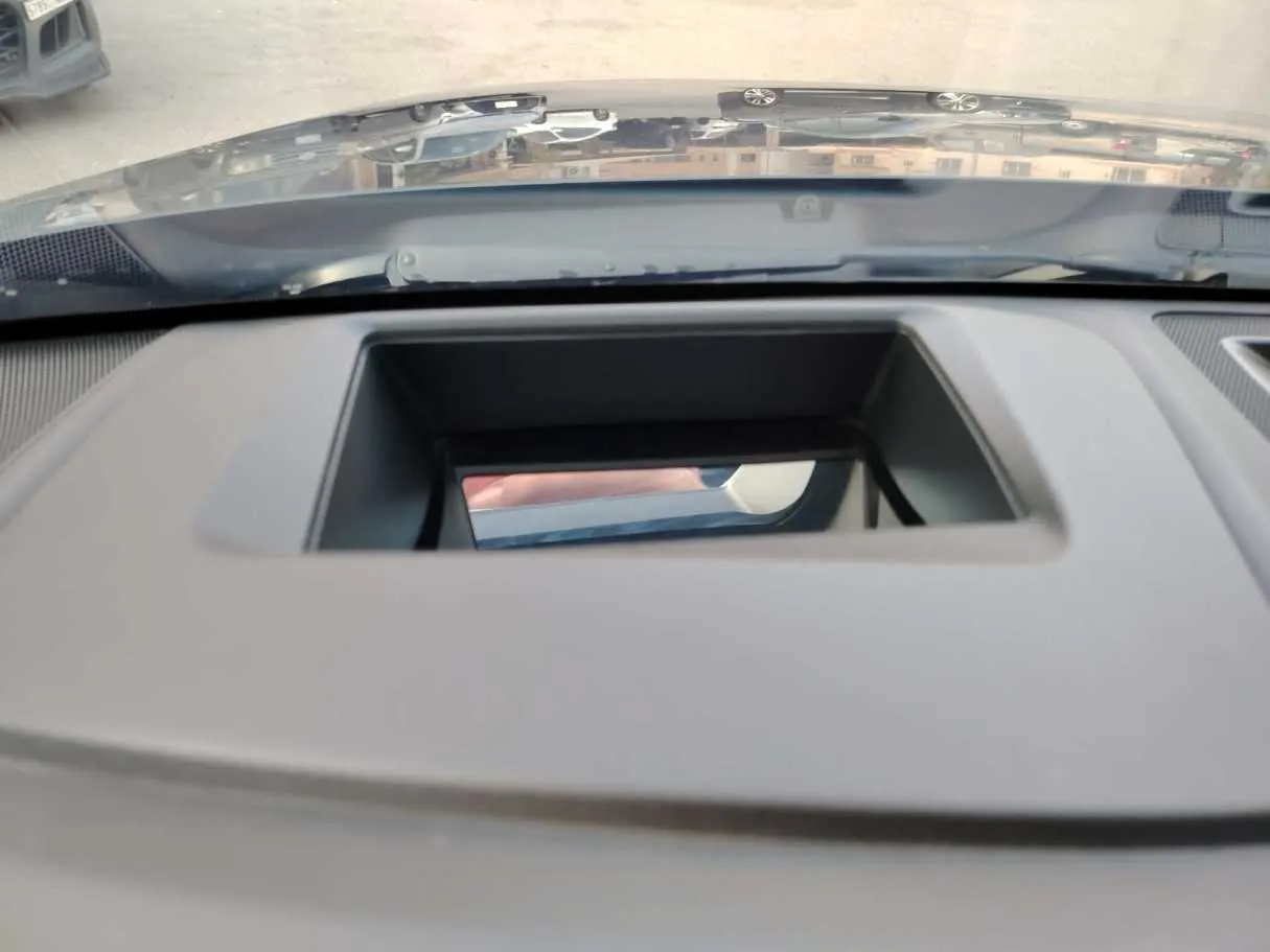 Car image 36
