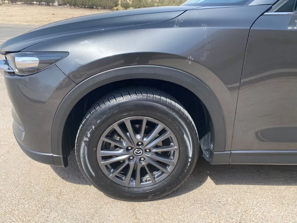 Car image 9