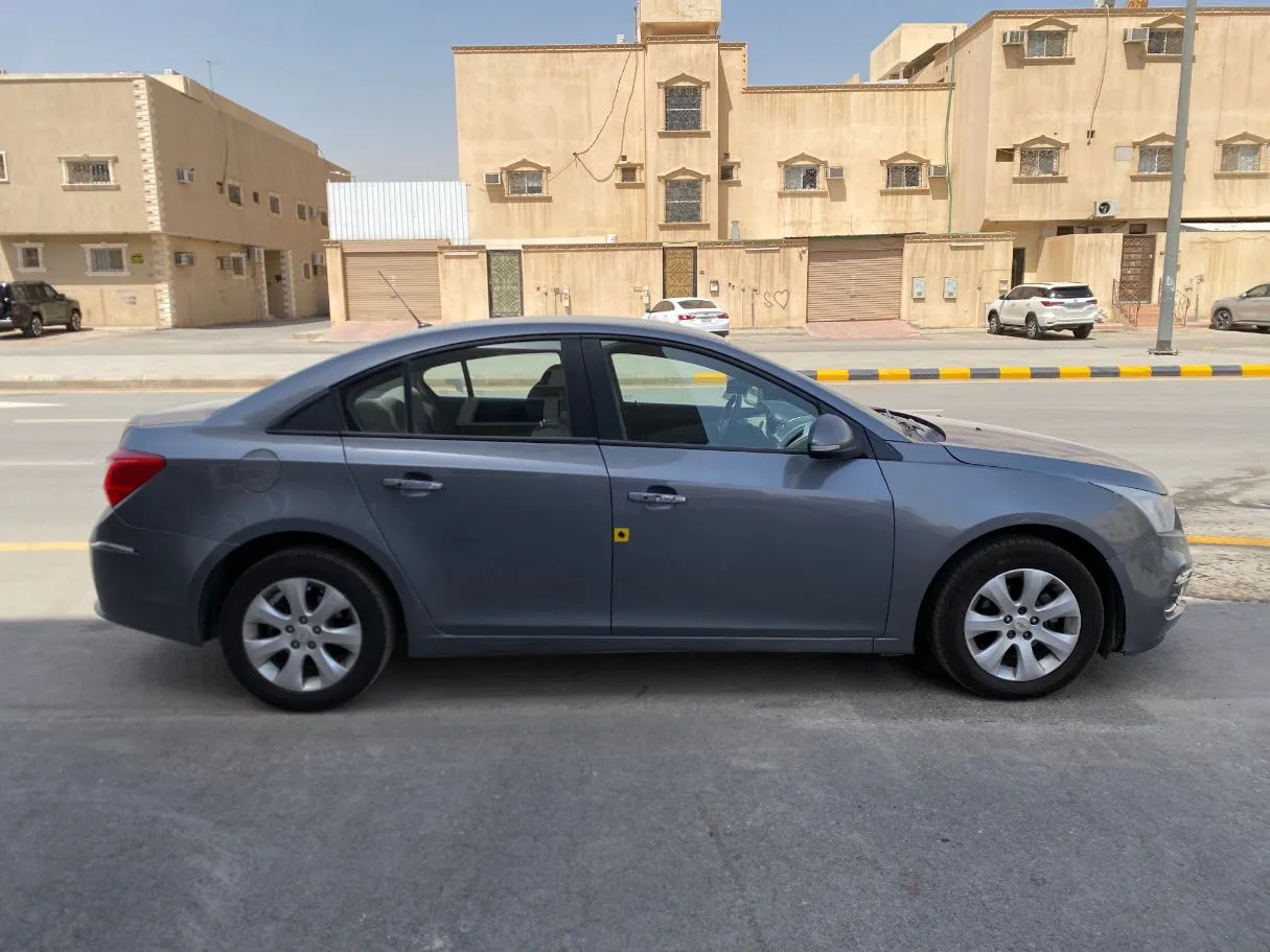 Car image 4