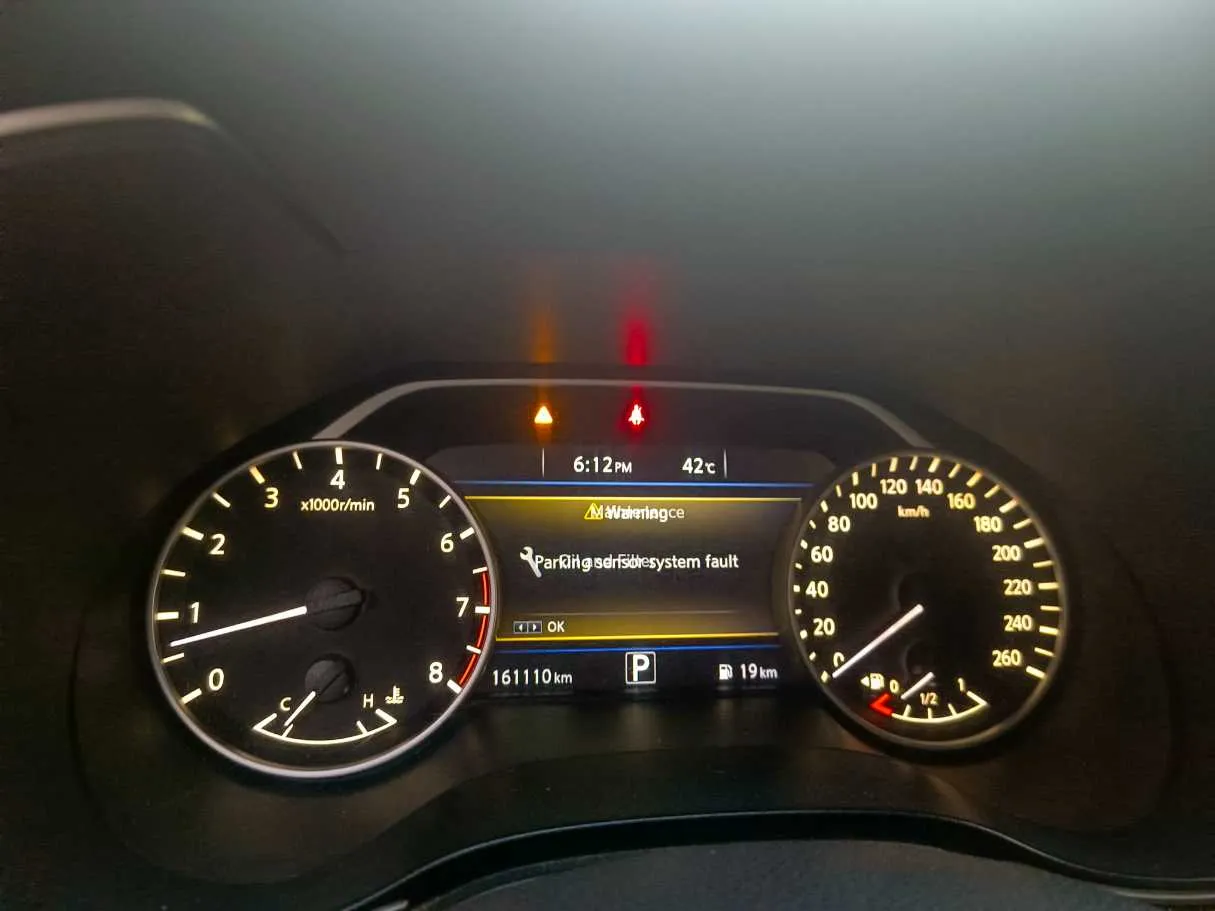 Car image 25