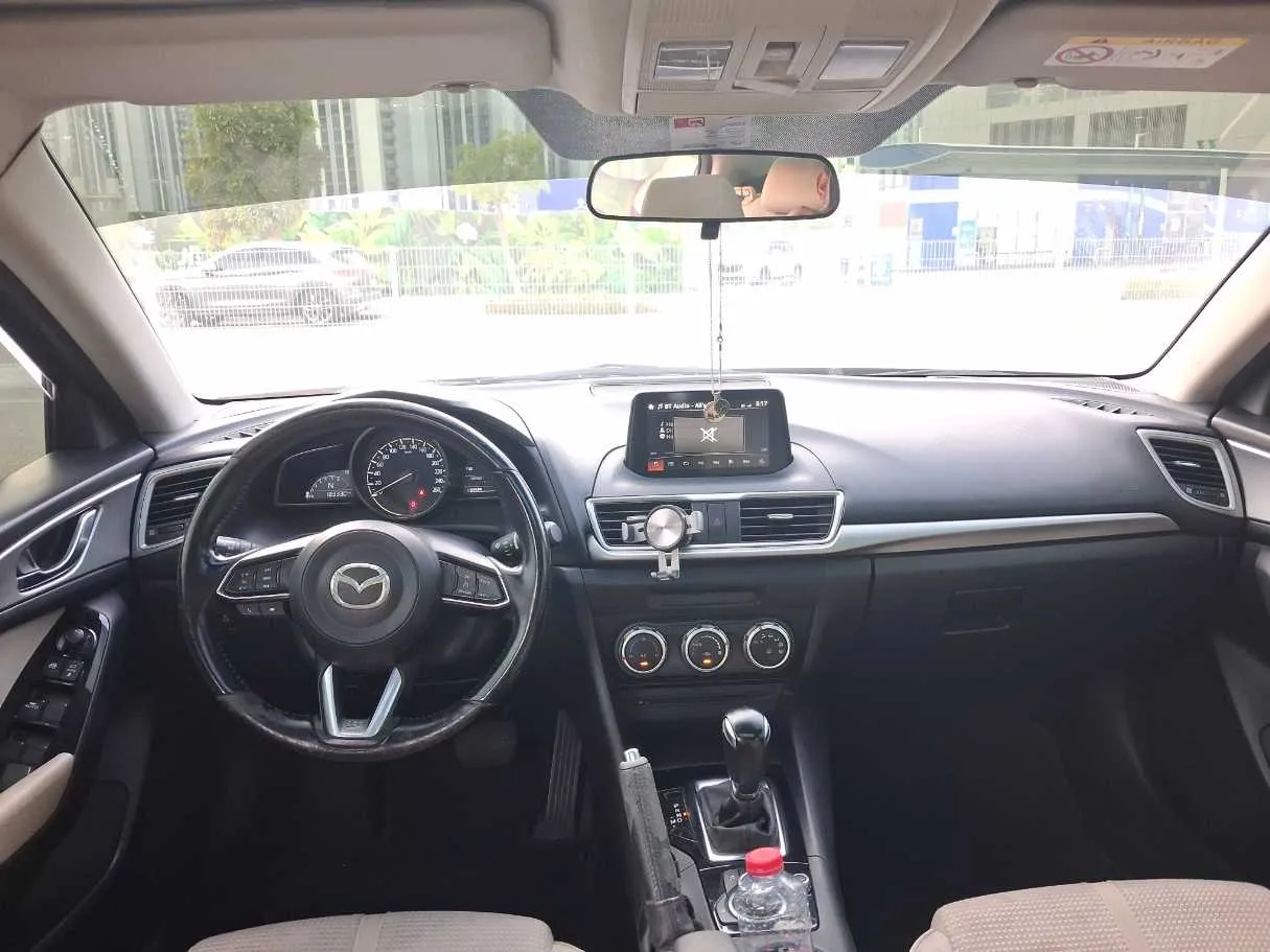 Car image 17
