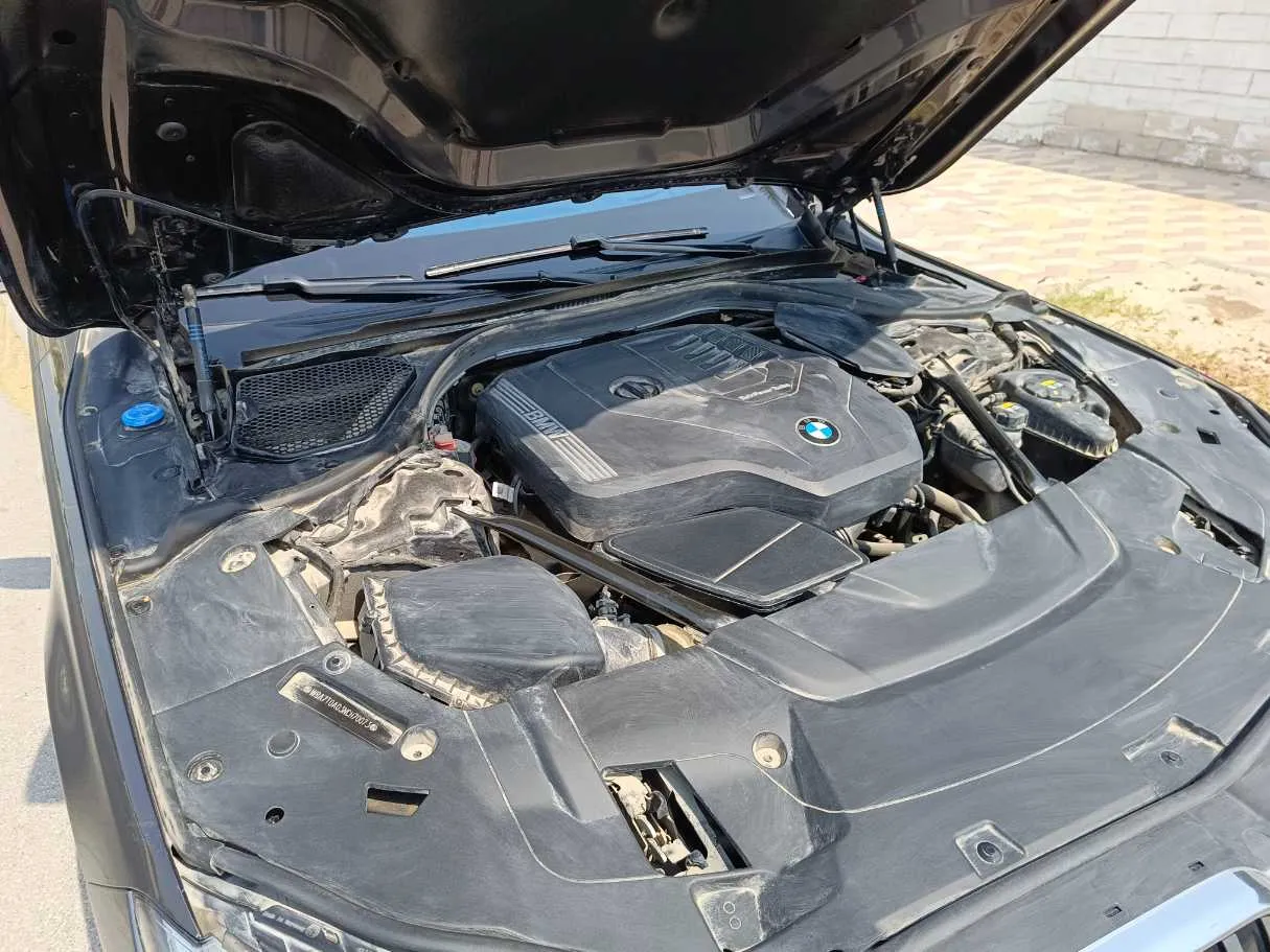 Car image 40