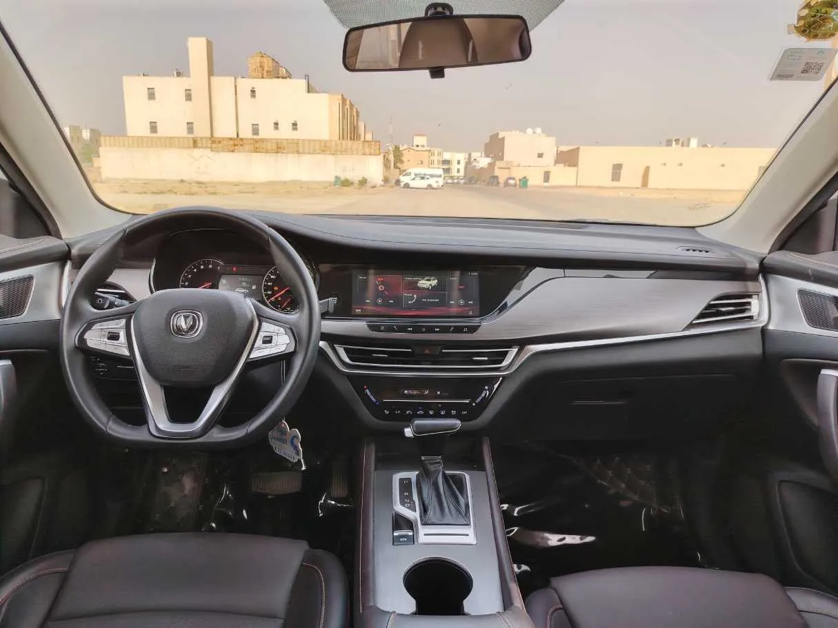 Car image 16