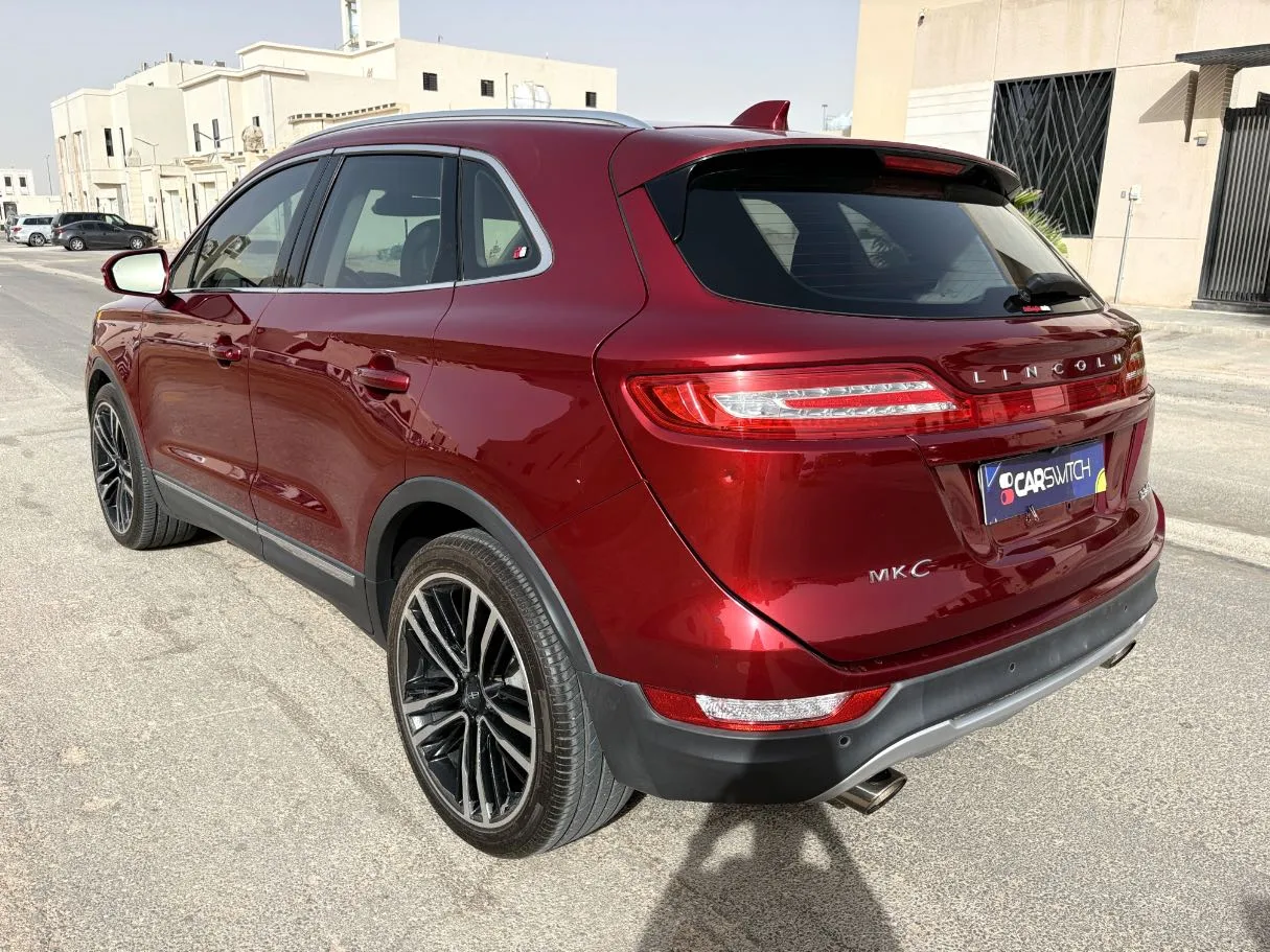 Car image 7