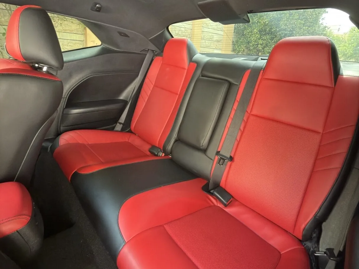 Car image 9