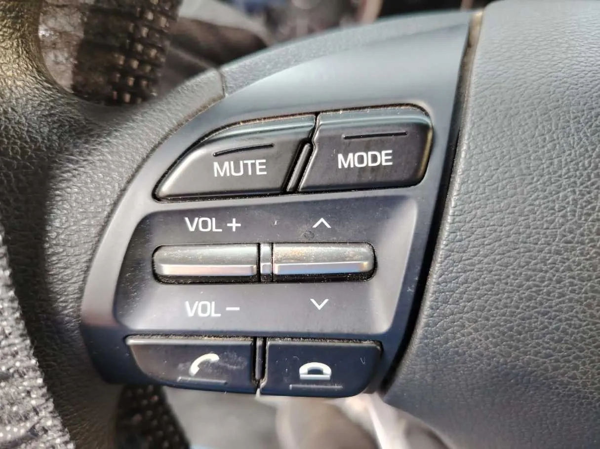 Car image 29