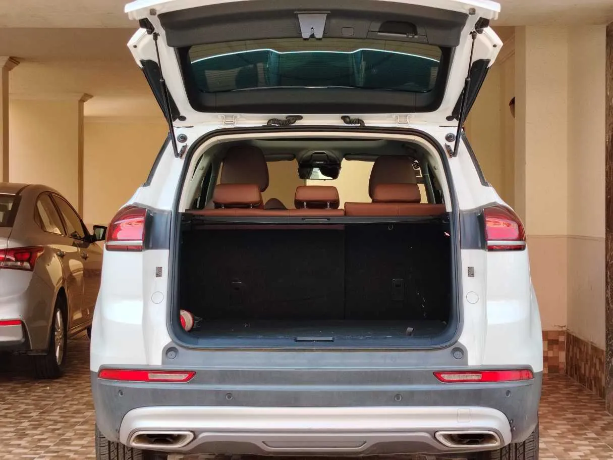 Car image 29