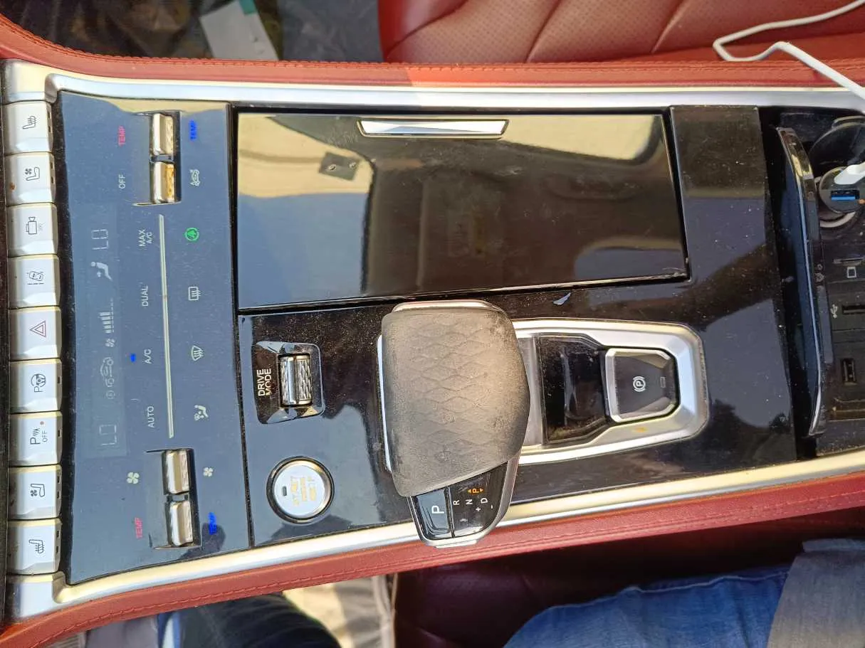 Car image 22