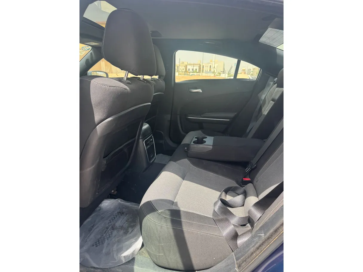 Car image 13
